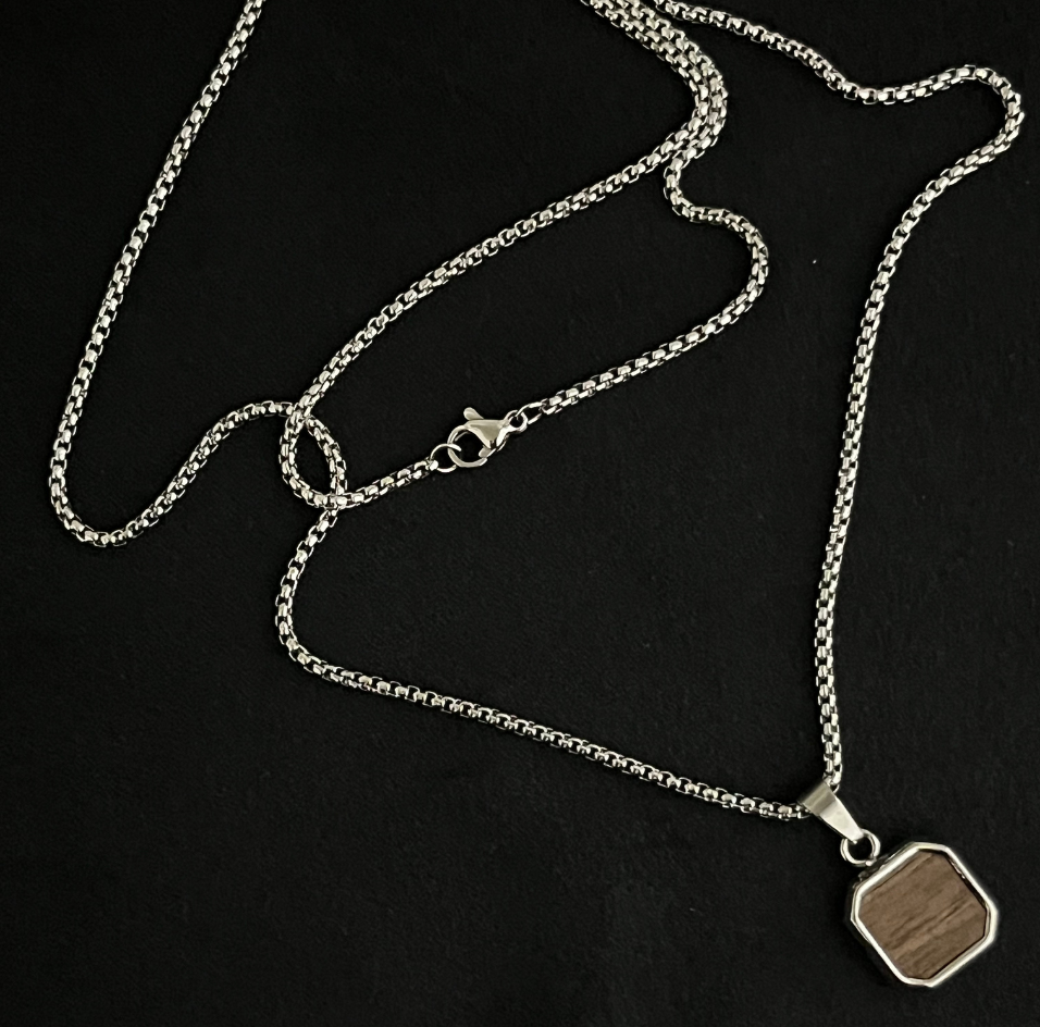 The SquareWood Pendant